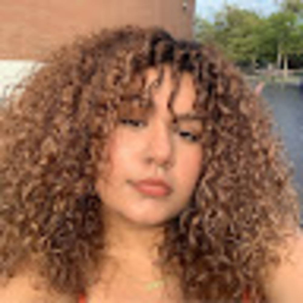 Meet your Posher, Gabriela